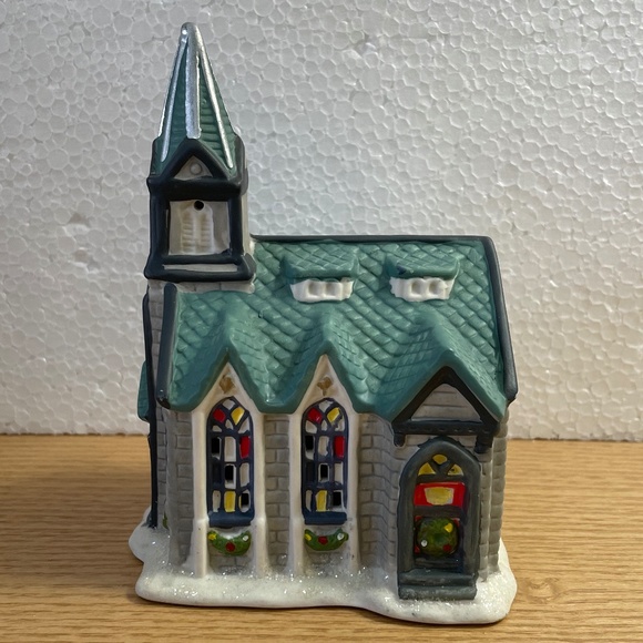 Vintage Cobblestone Corners Christmas Village Church Ceramic Retired 2002 - Picture 2 of 9